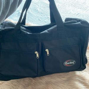 Rolling duffel bag carry on